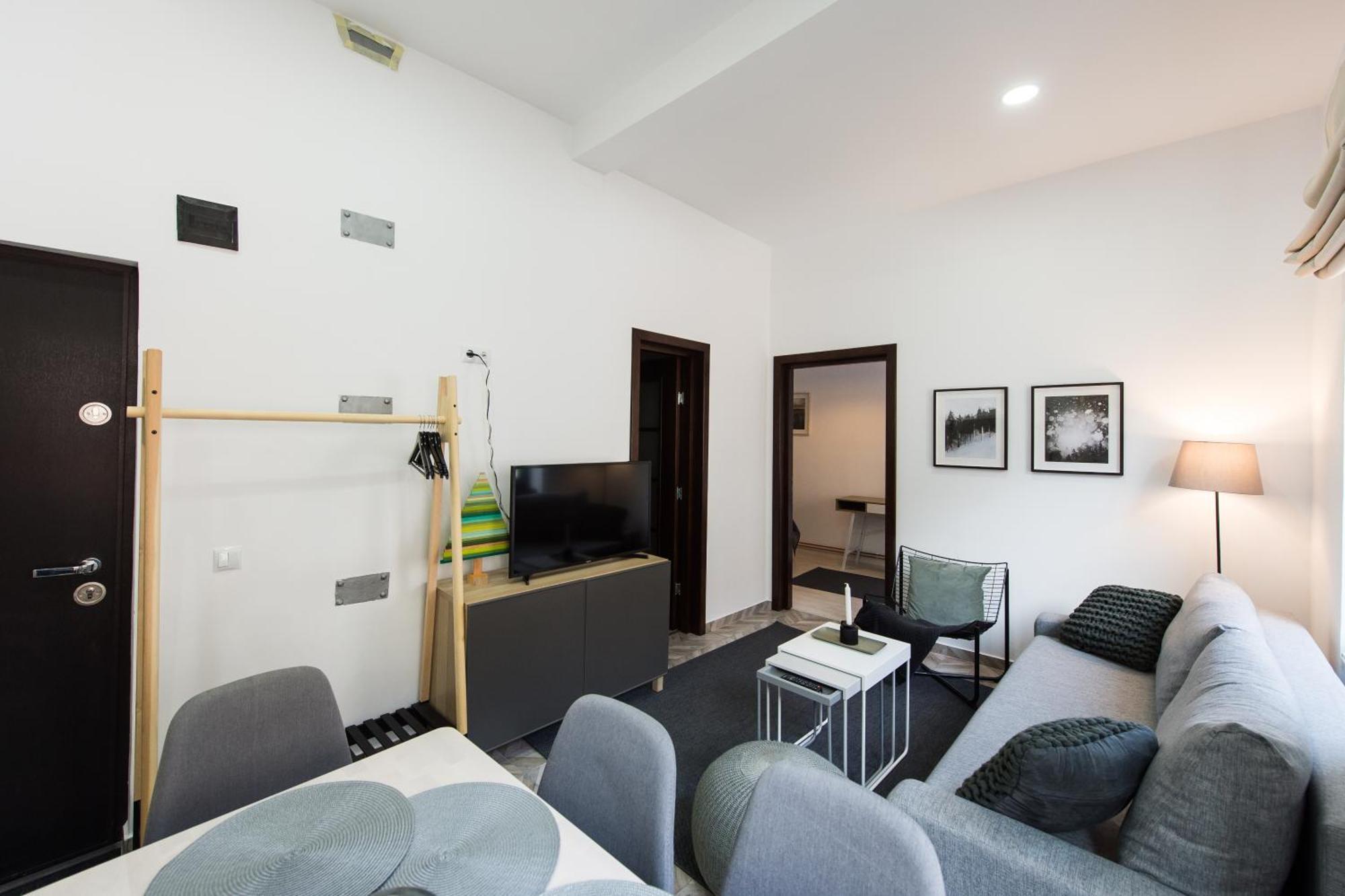Charming Old Town Flat With Mountain View Apartment Brasov Exterior photo