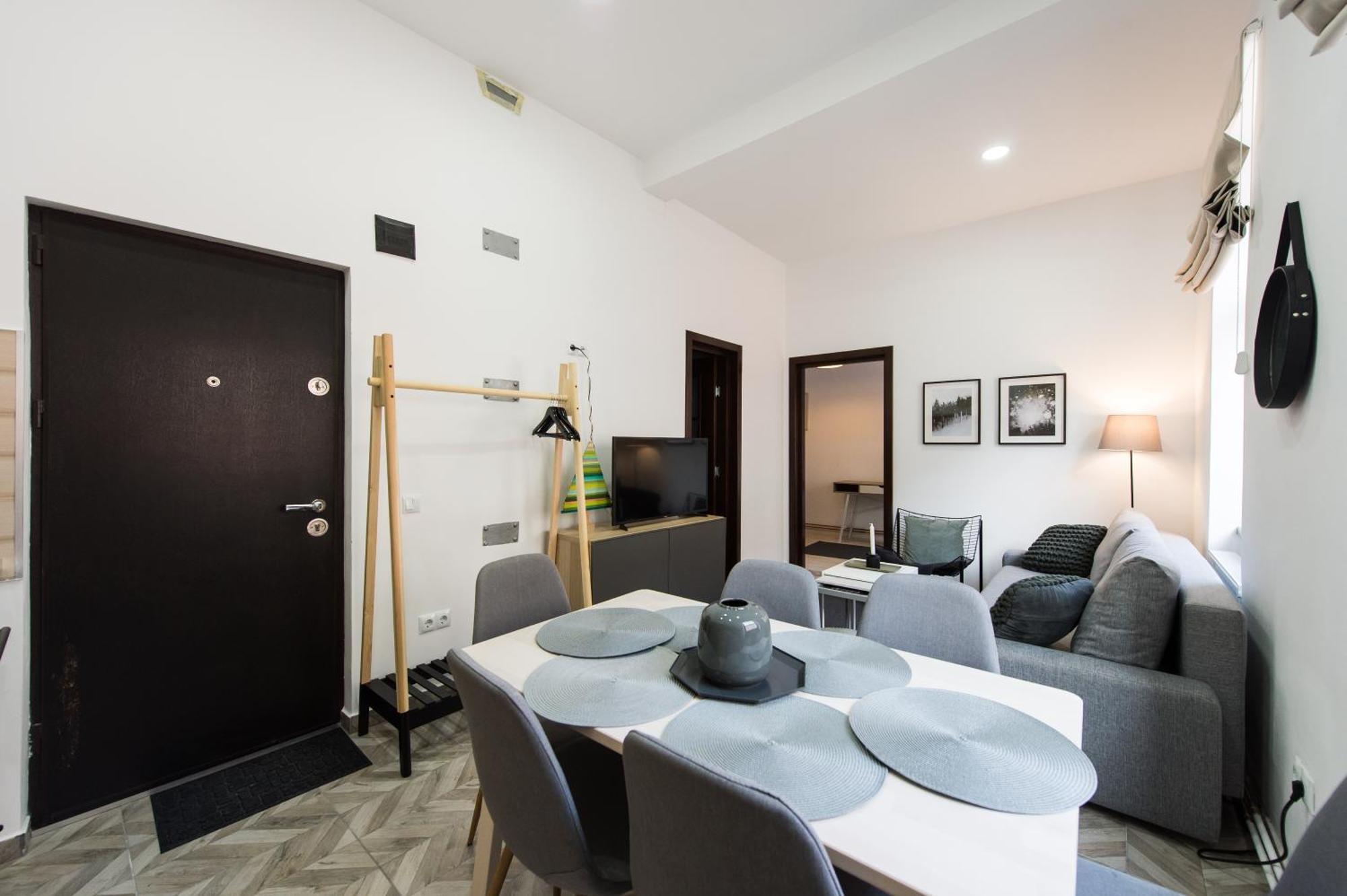 Charming Old Town Flat With Mountain View Apartment Brasov Exterior photo