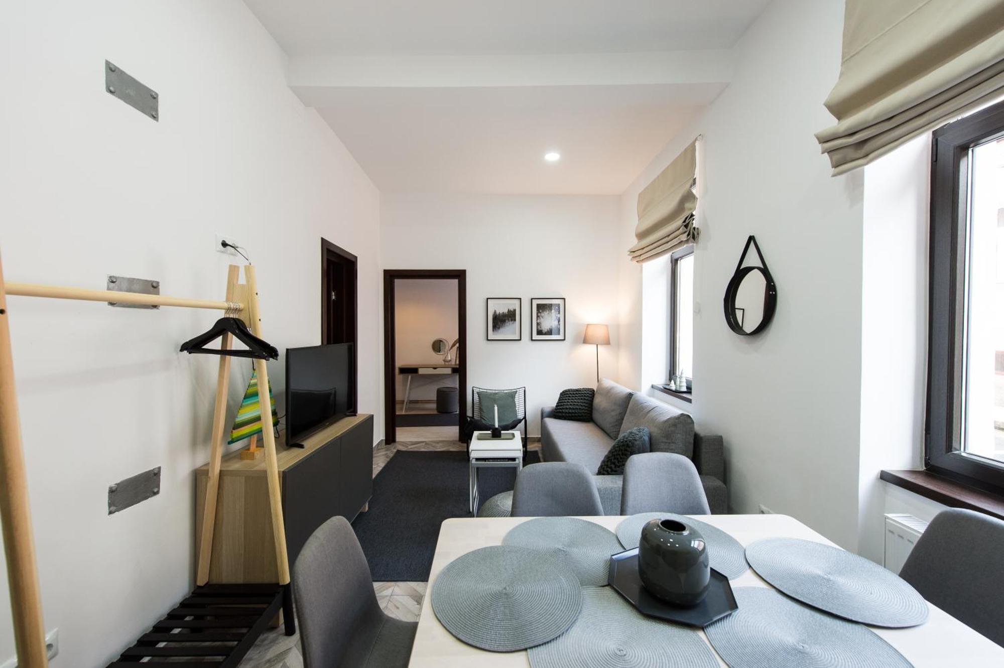 Charming Old Town Flat With Mountain View Apartment Brasov Exterior photo