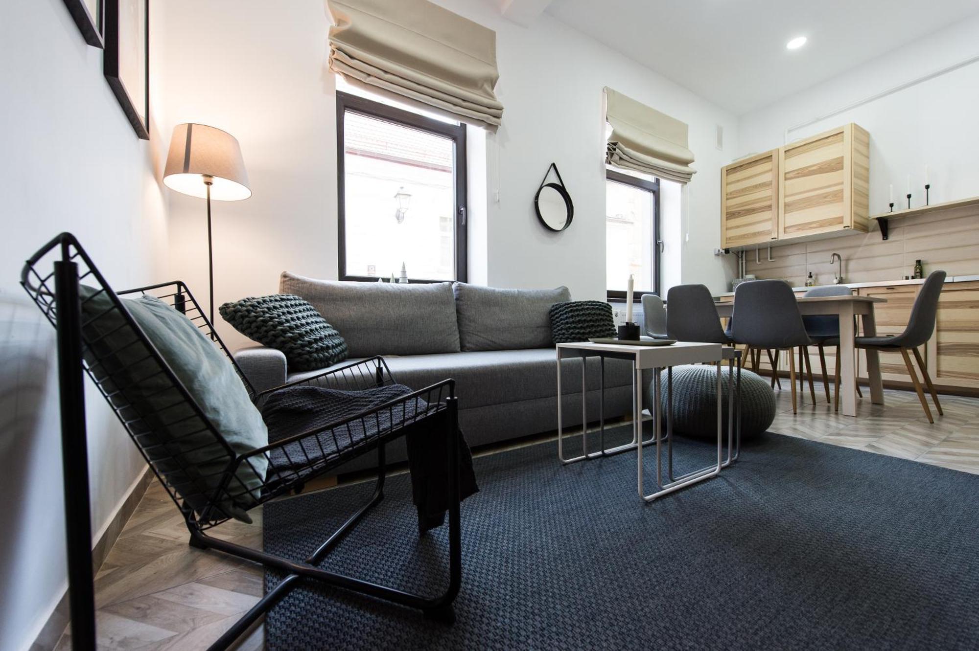 Charming Old Town Flat With Mountain View Apartment Brasov Exterior photo
